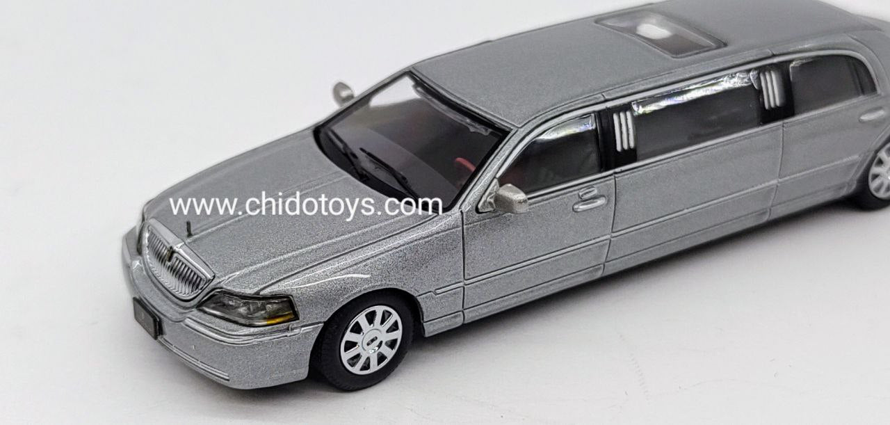 Limusina a escala marca GCD, Modelo Lincoln - Chido Toys