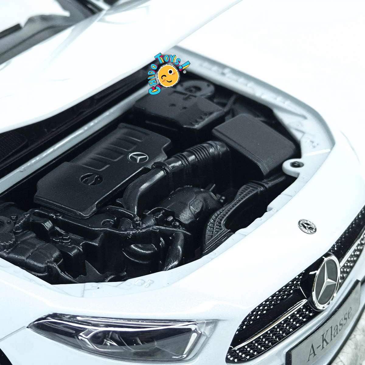 Mercedes-Benz Clase A AMG Line W177 Norev 1:18 Digital White con apertura total - Chido Toys
