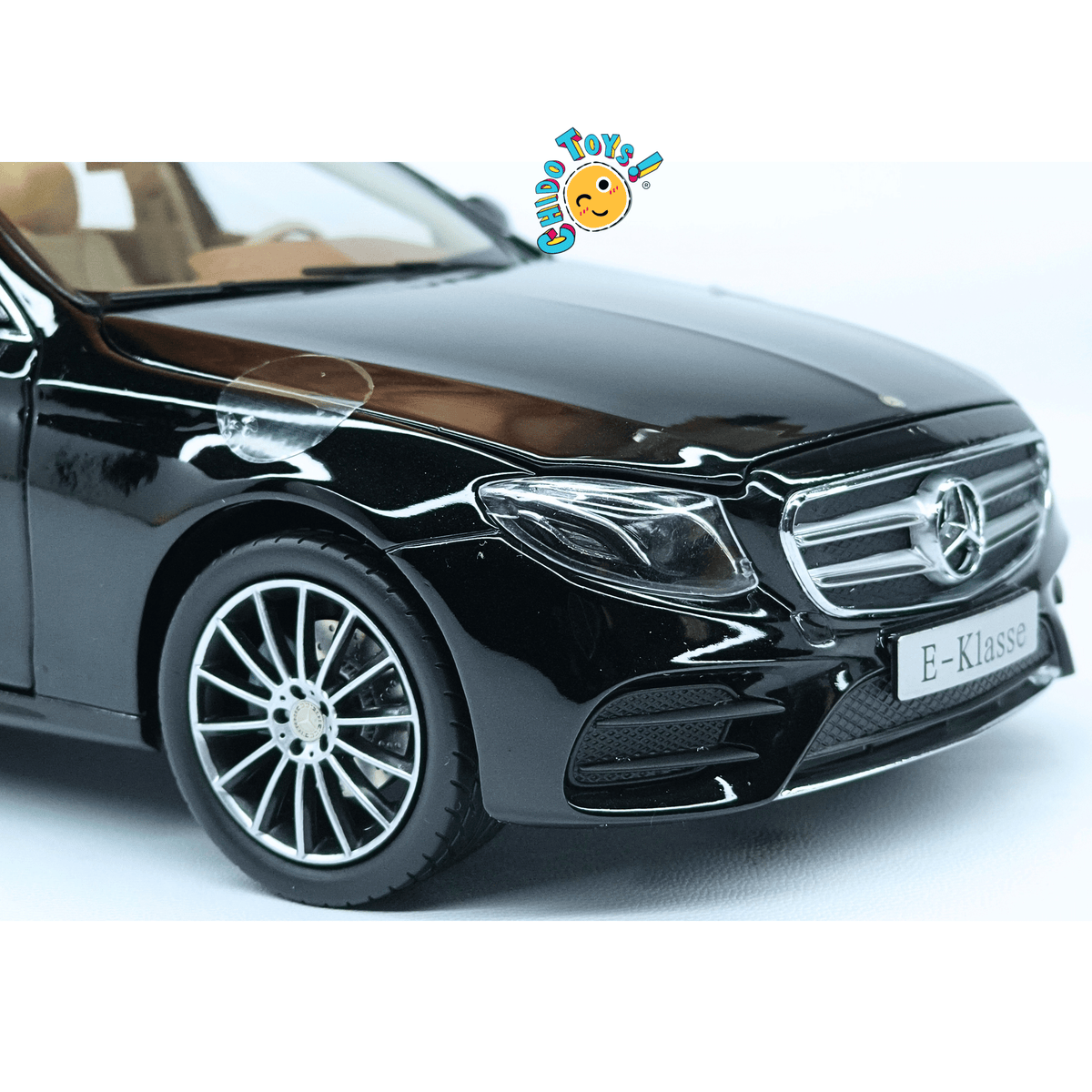 Mercedes-Benz Clase E W213 AMG Line iScale 1:18 Obsidian Black con apertura total - Chido Toys