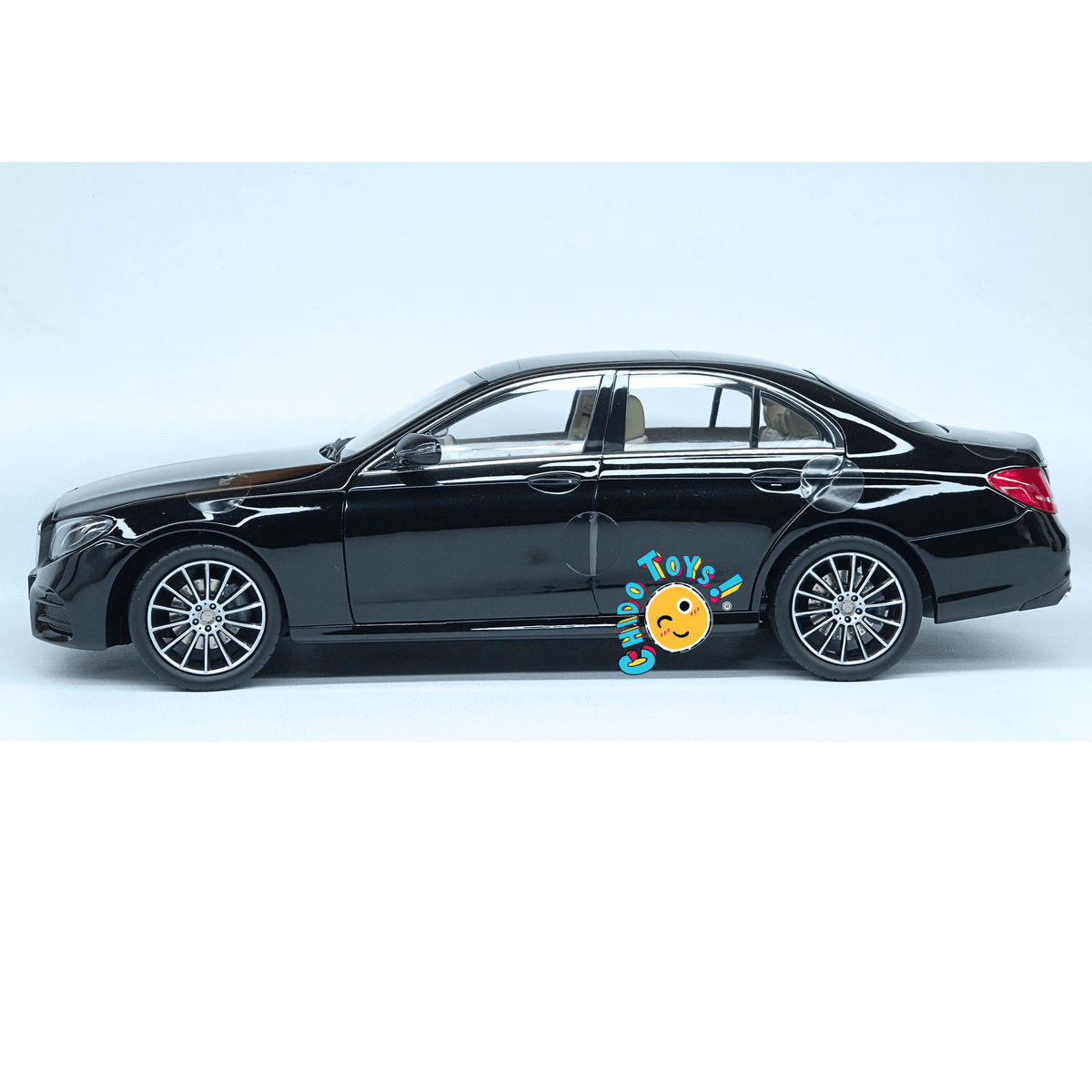 Mercedes-Benz Clase E W213 AMG Line iScale 1:18 Obsidian Black con apertura total - Chido Toys