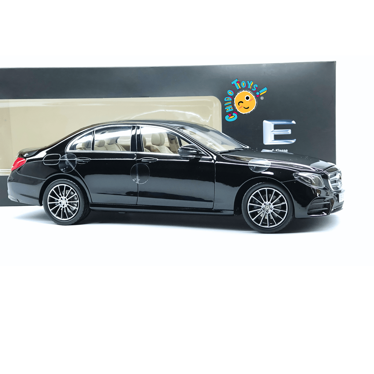 Mercedes-Benz Clase E W213 AMG Line iScale 1:18 Obsidian Black con apertura total - Chido Toys