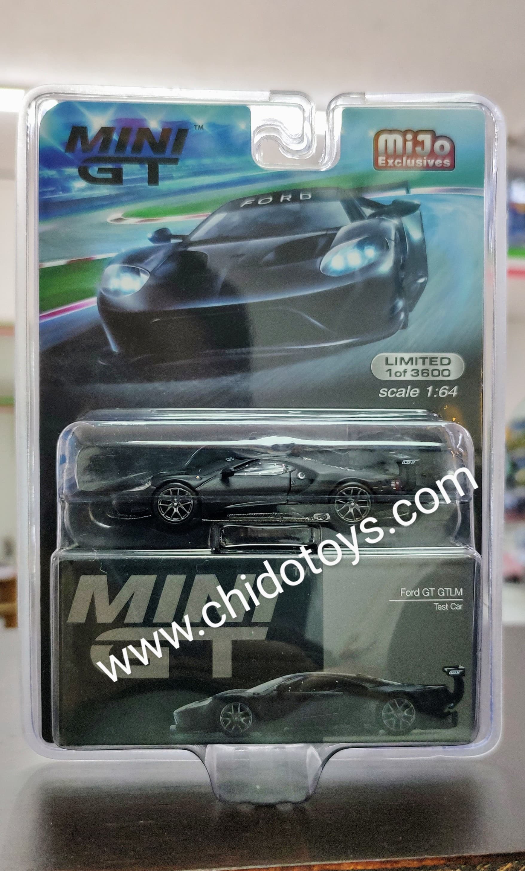 Mini GT Ford GT 1:64 negro mate con alerón racing - Chido Toys