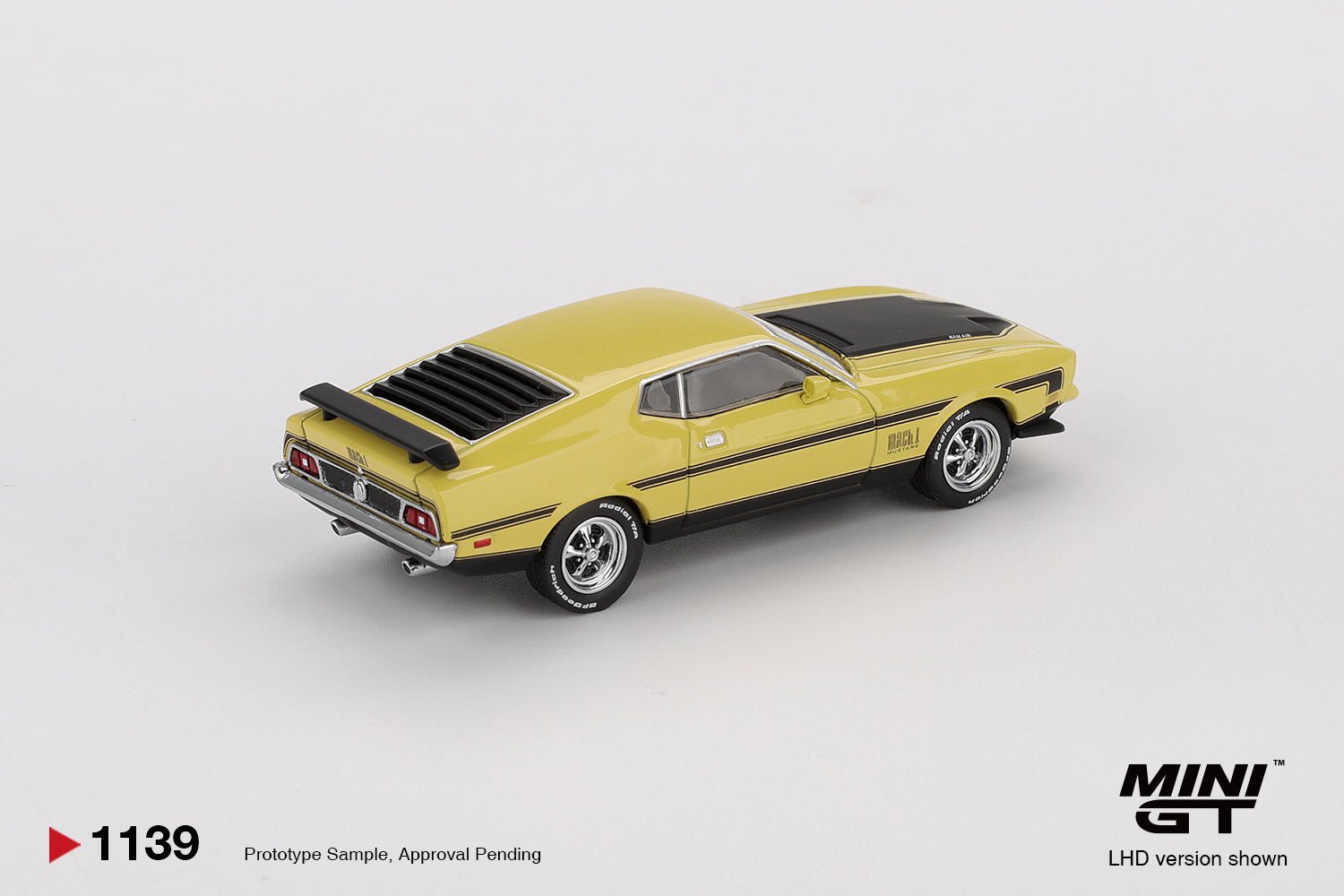 Mini GT Ford Mustang Mach 1 1971 1:64 amarillo clásico - Chido Toys