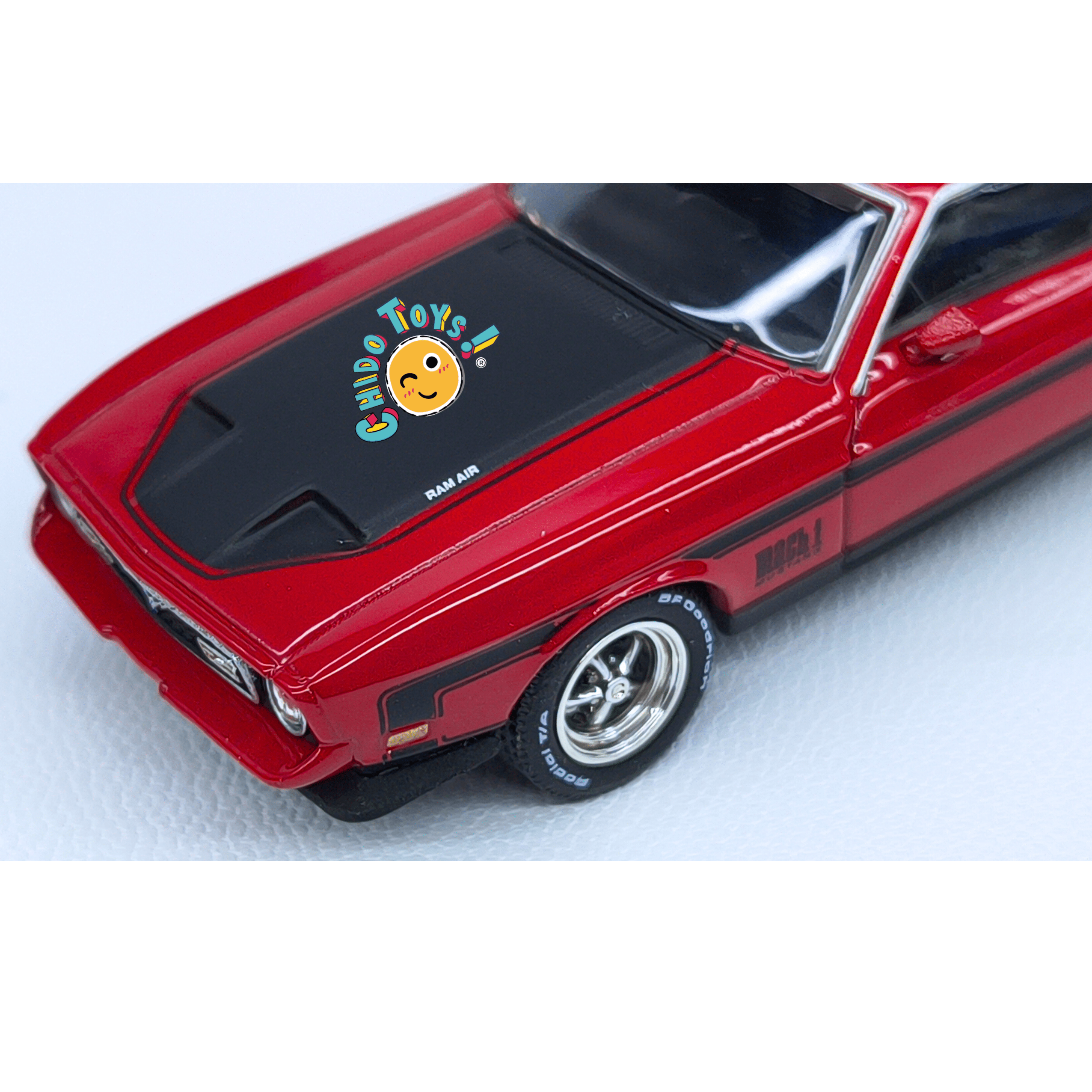 Mini GT Ford Mustang Mach 1 1971 1:64 rojo clásico - Chido Toys