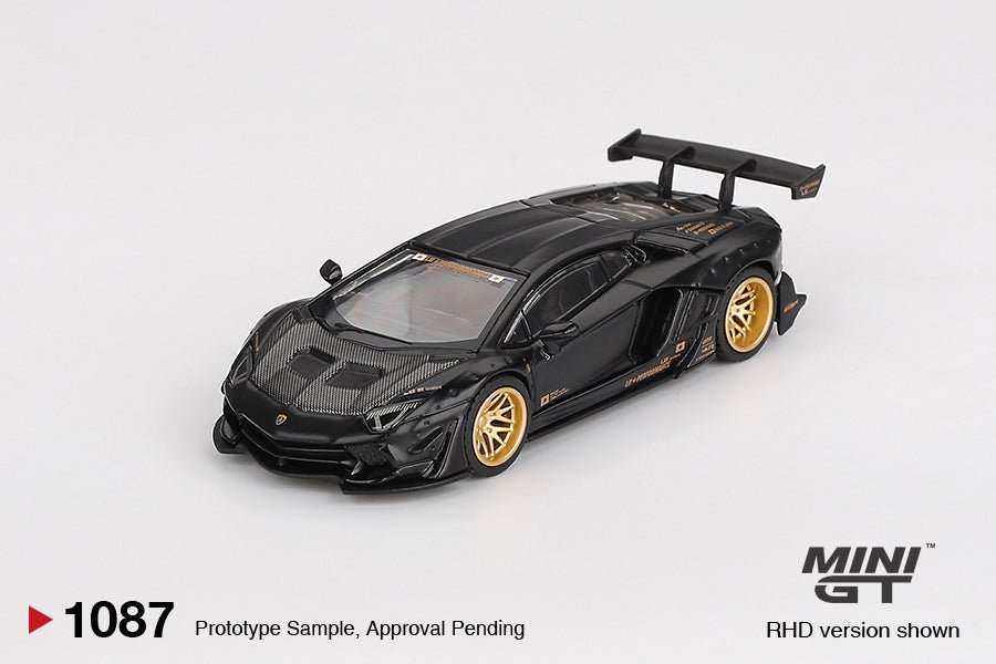 Mini GT Lamborghini Aventador LBWK 1:64 negro mate rines dorados - Chido Toys