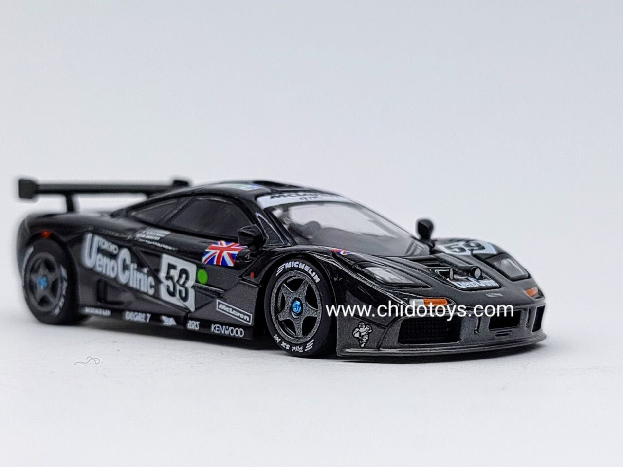 Mini GT McLaren F1 GTR Ueno Clinic 1:64 negro Le Mans - Chido Toys
