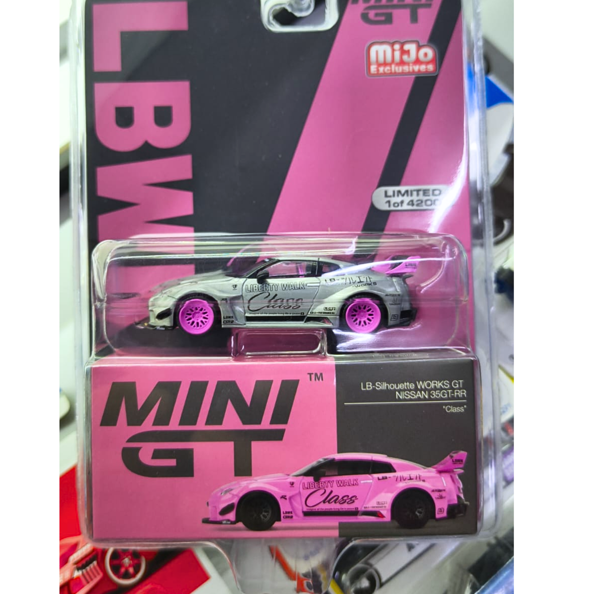 mini-gt-nissan-35gt-rr-lbwk-