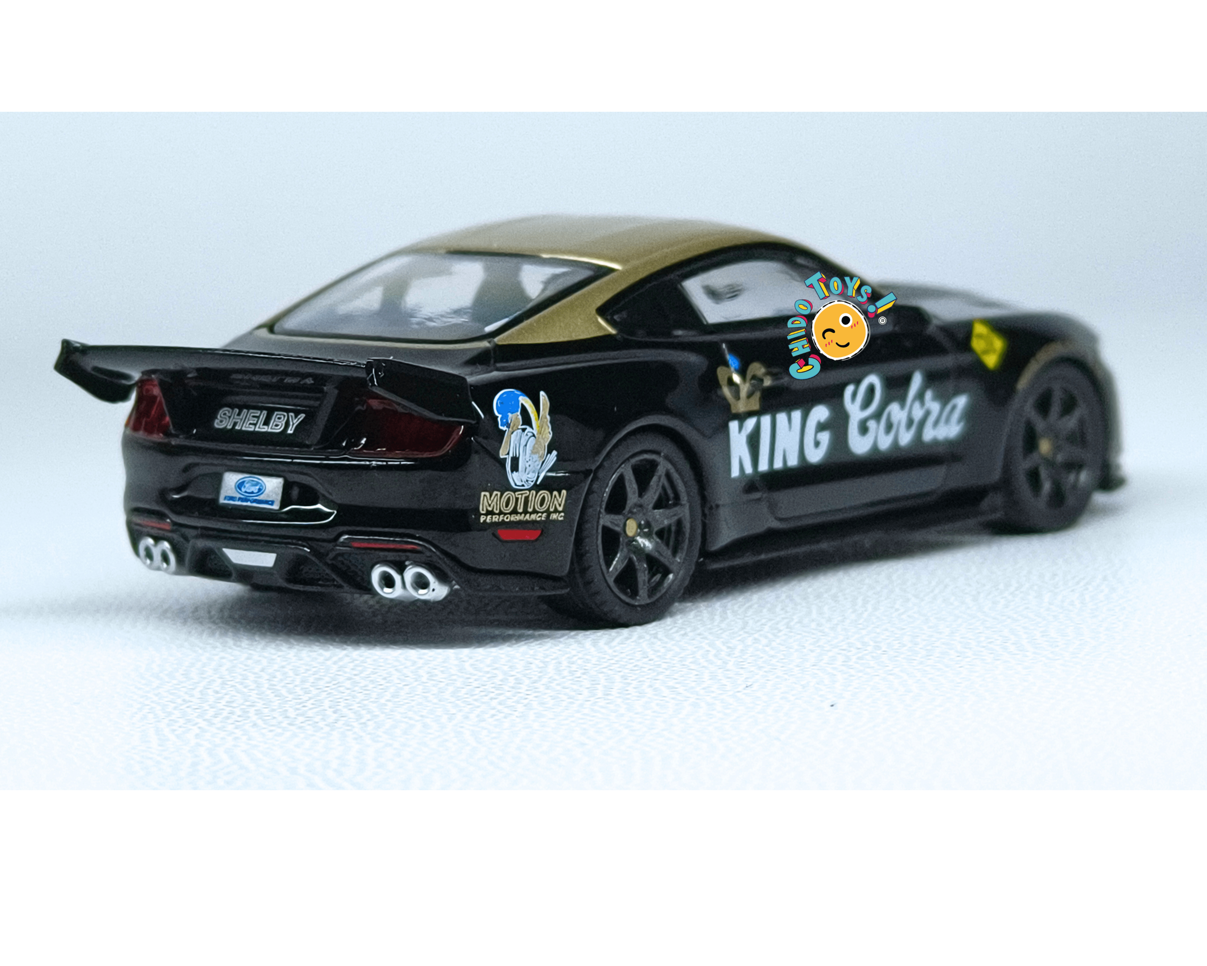 Mini GT Shelby GT500 Dragon Snake Concept King Cobra 1:64 Negro/Oro - Chido Toys