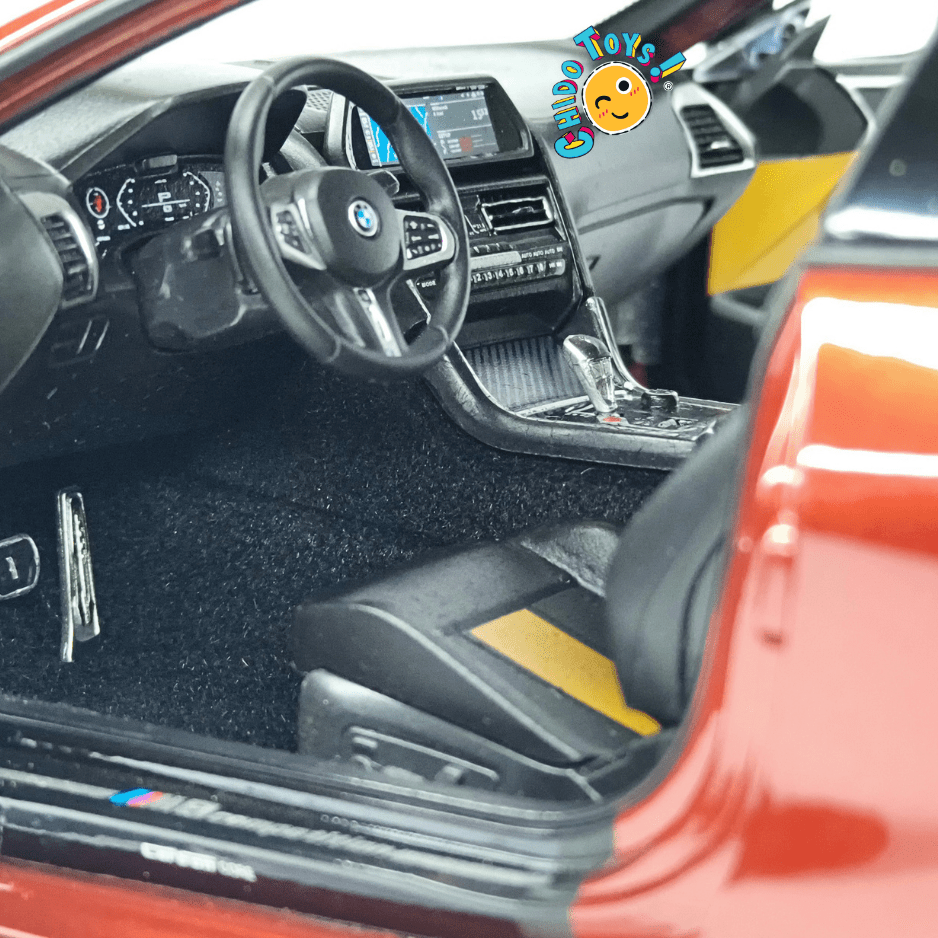 Minichamps BMW M8 Competition Coupé 2020 1:18 Red Metallic con aperturas - Chido Toys