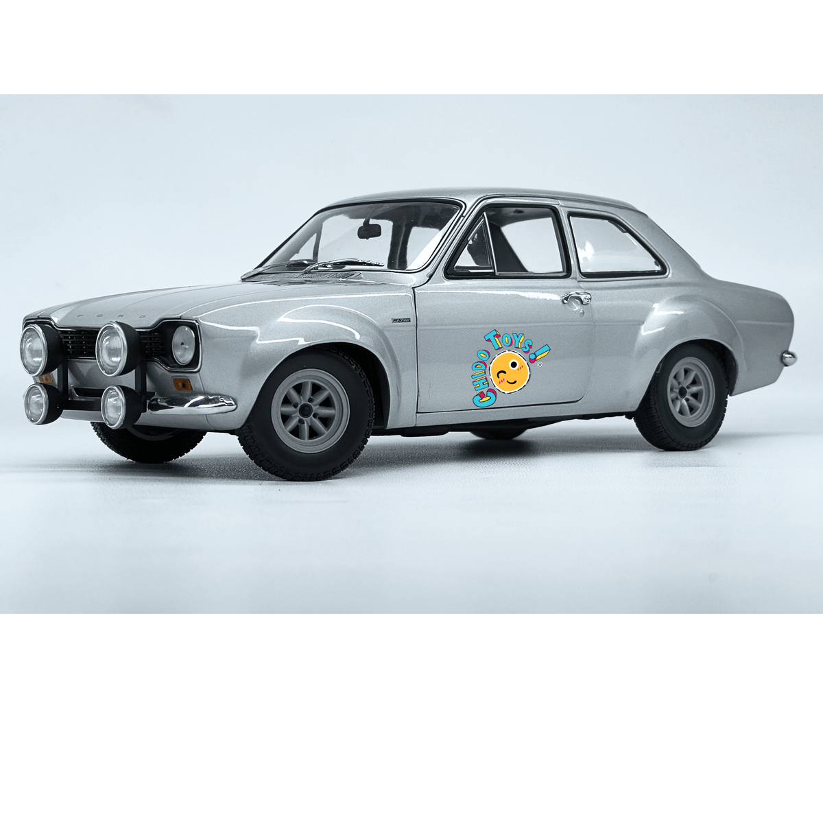 Minichamps Ford Escort I RS 1600 FAV 1970 1:18 plata con dirección funcional - Chido Toys