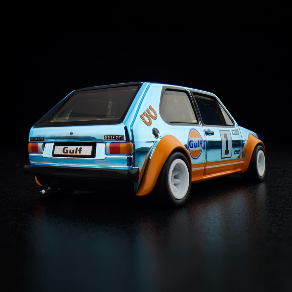 Hot Wheels RLC 1976 Volkswagen Golf MK1 GTI Gulf 1:64 con cofre abatible