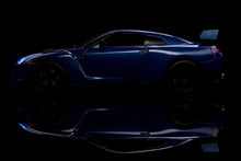 Cargar imagen en el visor de la galería, Auto a escala marca Jada, Modelo  2009 Nissan GT-R R35, con iluminación LED

