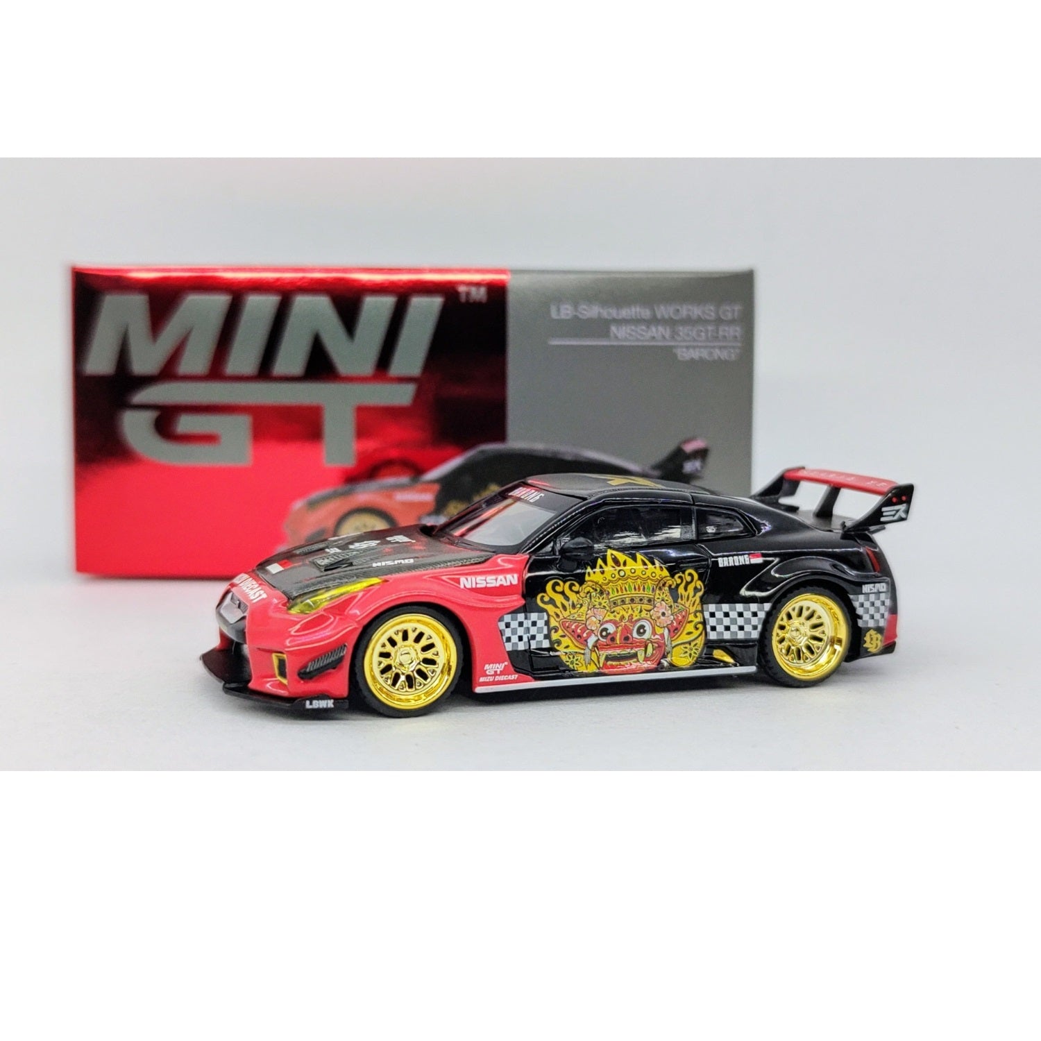 Nissan GTR R35 GT - RR LB - Silhouette Works GT “Barong” 1:64 – Fusión de Cultura y Potencia - Chido Toys