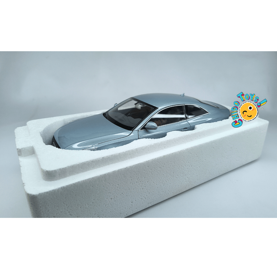 Norev Audi A5 Coupé 2007 1:18 Monza Silver con apertura total - Chido Toys