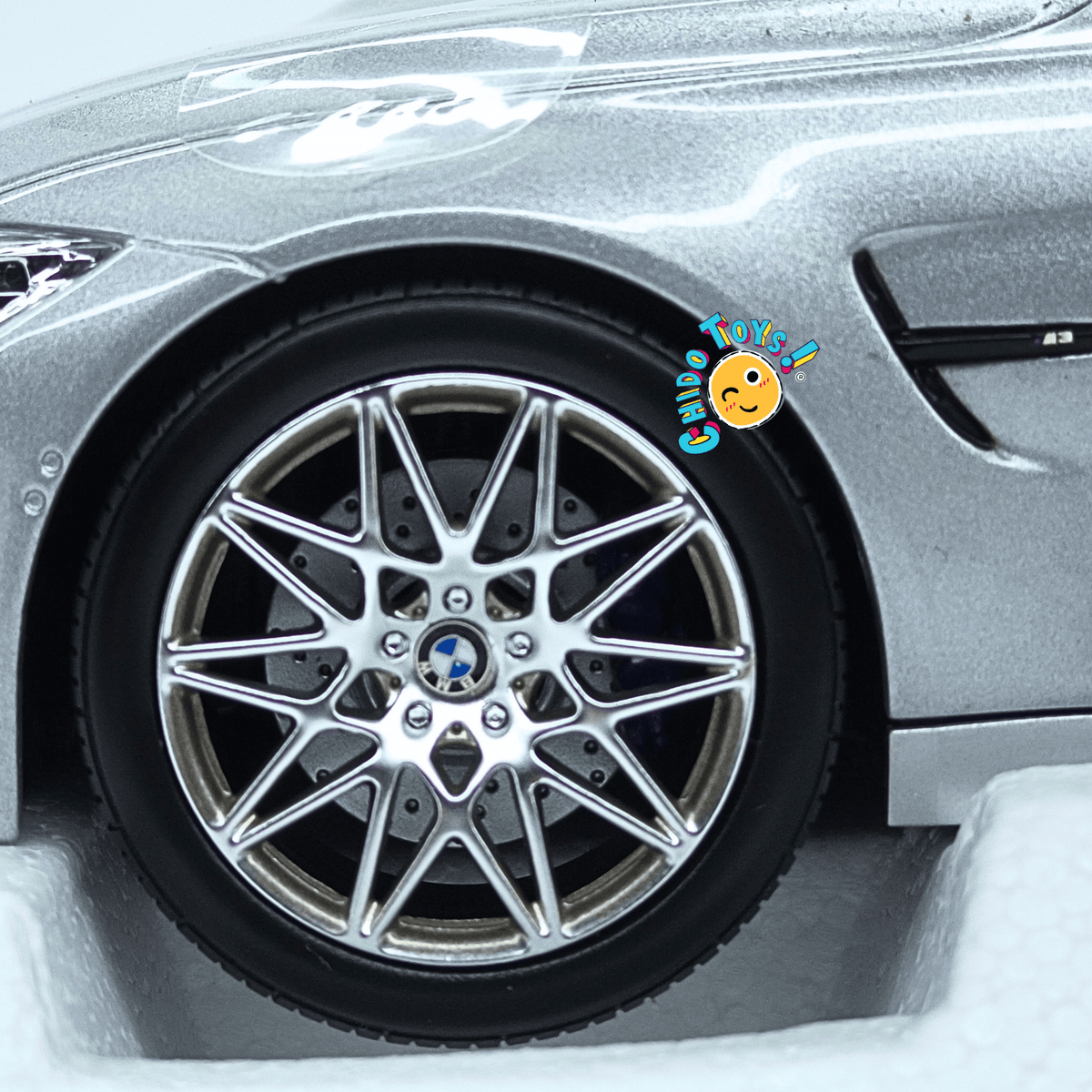 Norev BMW M3 Competition F80 2017 1:18 Silver con techo de carbono - Chido Toys