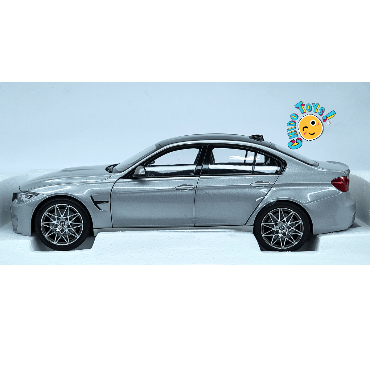Norev BMW M3 Competition F80 2017 1:18 Silver con techo de carbono - Chido Toys
