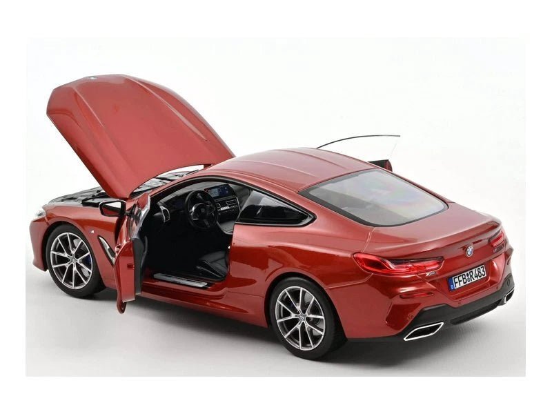 Norev BMW M850i Coupé 2019 1:18 naranja metálico con apertura total - Chido Toys
