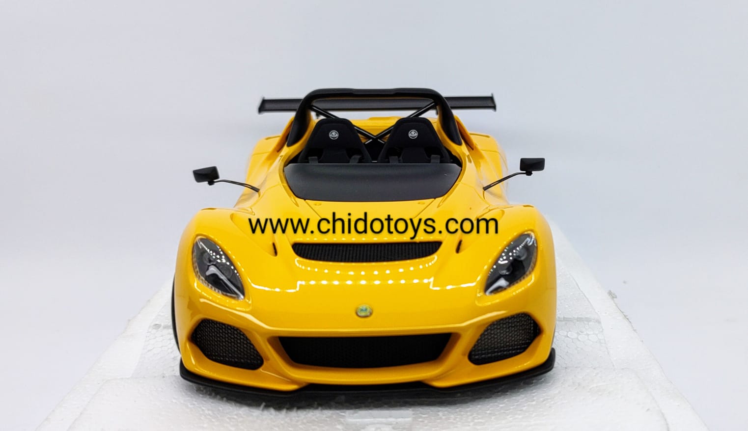 O F E R T A Auto a escala 1:18 marca Autoart, modelo Lotus 3 Eleven - Chido Toys