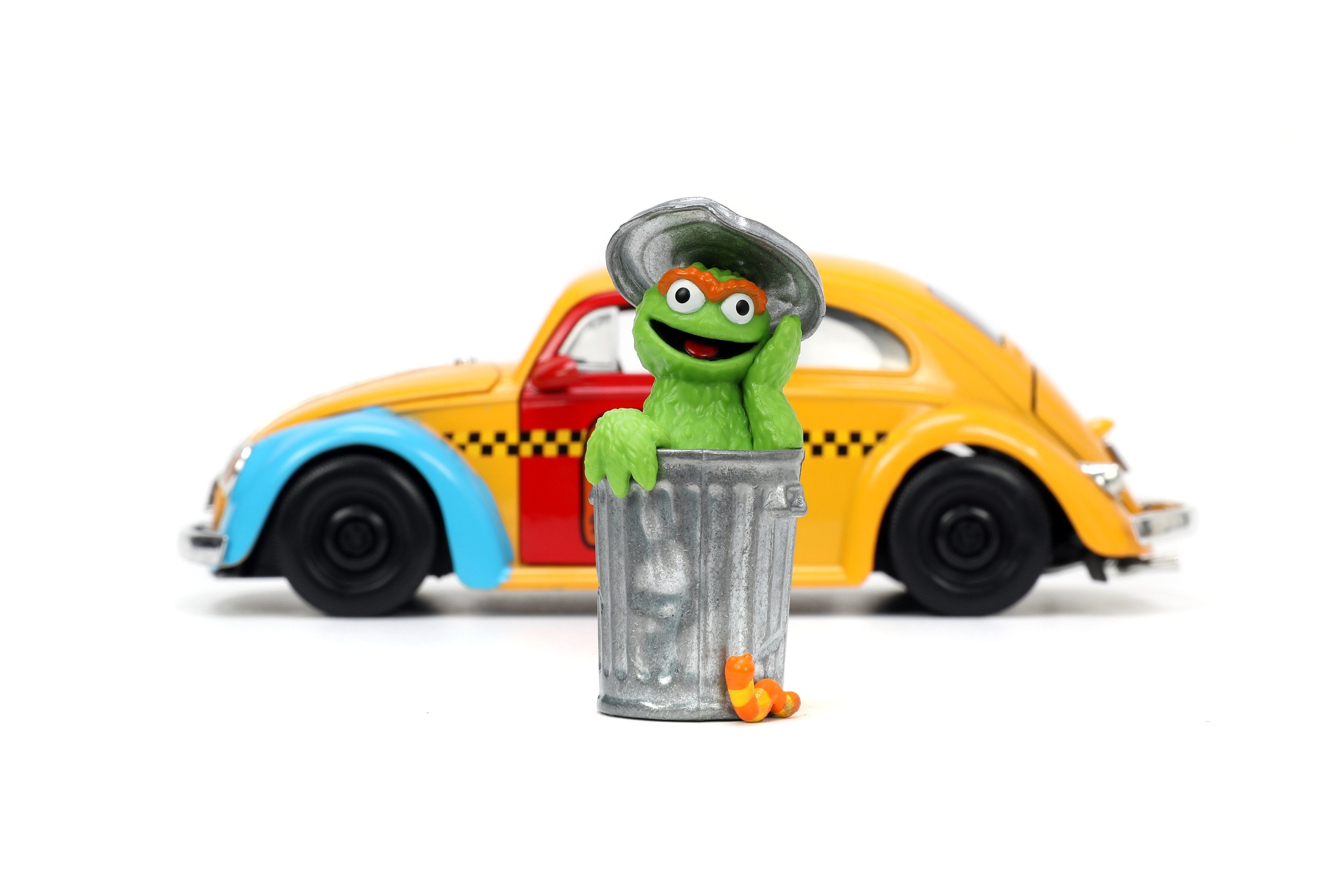 Oscar the Grouch & 1959 Volkswagen Beetle – Jada Toys 1:24 | Plaza Sesamo Die - Cast - Chido Toys