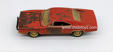 Cargar imagen en el visor de la galería, Auto a escala marca Johnny Lighting, modelo Dodge Charger RT 1969
