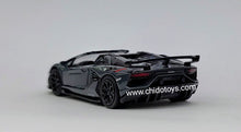 Cargar imagen en el visor de la galería, Auto a escala marca Mini GT Lamborghini Aventador SVJ Roadster Griglo Telesto
