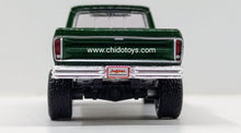 Cargar imagen en el visor de la galería, Auto a escala marca Greenlight, modelo 1979 Ford F-350, Emerald Green
