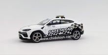Cargar imagen en el visor de la galería, Auto a escala marca Mini GT, Modelo Lamborghini Urus 2022 Macau GP Official Safety Car
