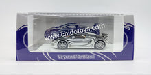 Cargar imagen en el visor de la galería, Auto a escala marca LJM Modelo Bugatti  Veyron L´or Blanc (brilla en la oscuridad)
