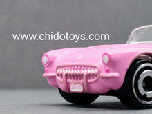 Cargar imagen en el visor de la galería, Auto a escala marca Hot Wheels, Corvette &quot;Barbie The Movie&quot;
