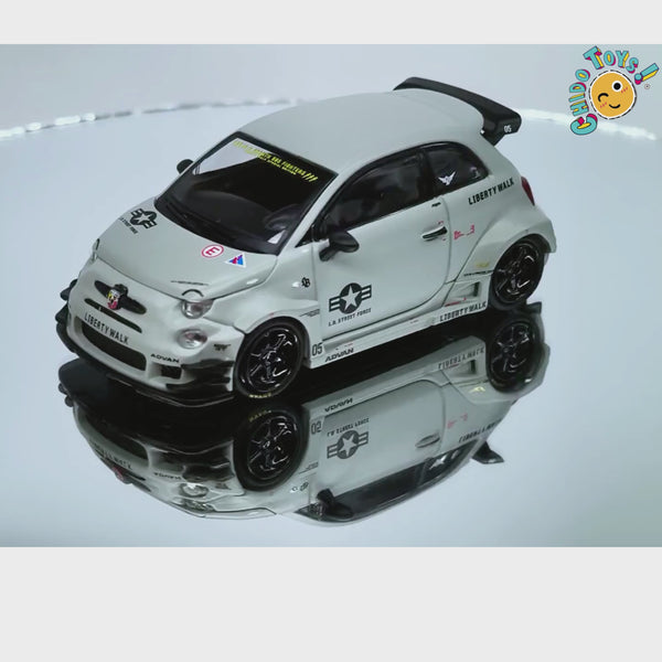 Mini GT Abarth 595 LB-WORKS Fighters 1:64 gris