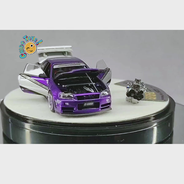 PGM GT-R R34 1:64 CHINA EXCLUSIVE HEC 2025 con Motor y Base Giratoria