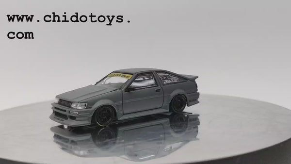 Auto a escala marca Street Weapon, Modelo Toyota AE86 Gris