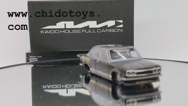 Auto a escala marca Kaido House, Modelo Datsun 510 Pro Street Full Carbón V1