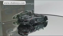 Cargar y reproducir el video en el visor de la galería, Auto a escala marca Mini GT Lamborghini Aventador SVJ Roadster Griglo Telesto
