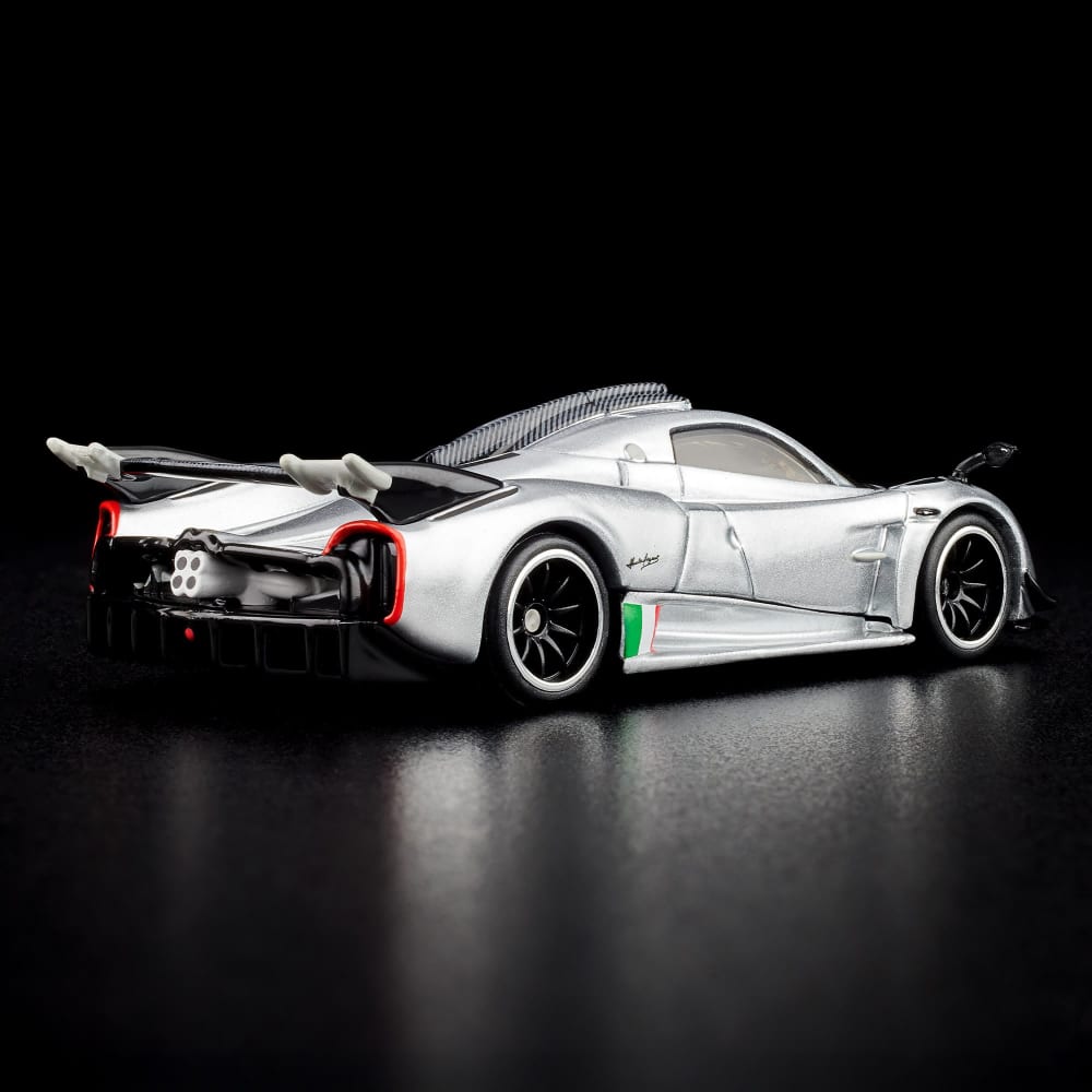 Hot Wheels RLC ’21 Pagani Huayra R 1:64 Pearl Silver con motor V12-R