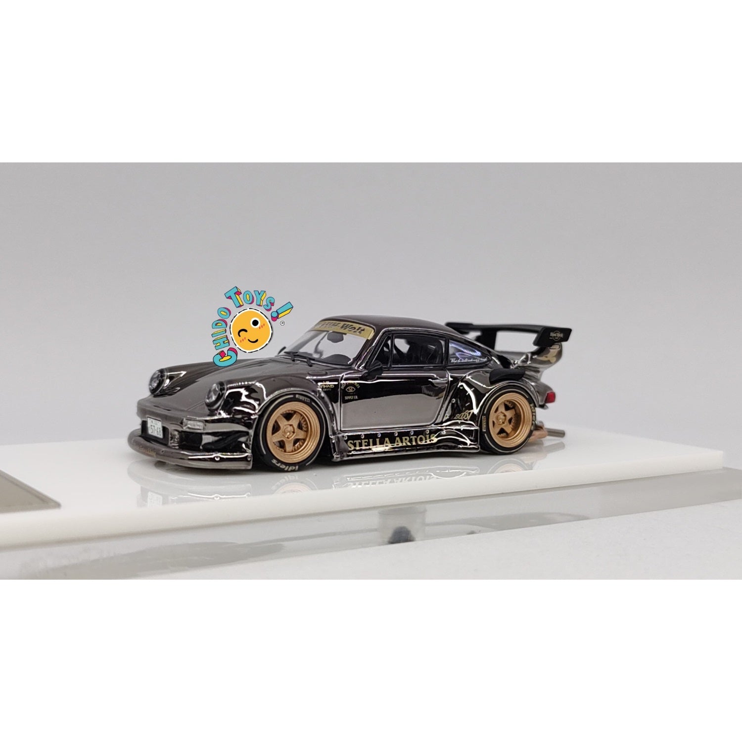 RWB 930 Chrome Stella Artois 1:64 – Edición Star Model - Chido Toys