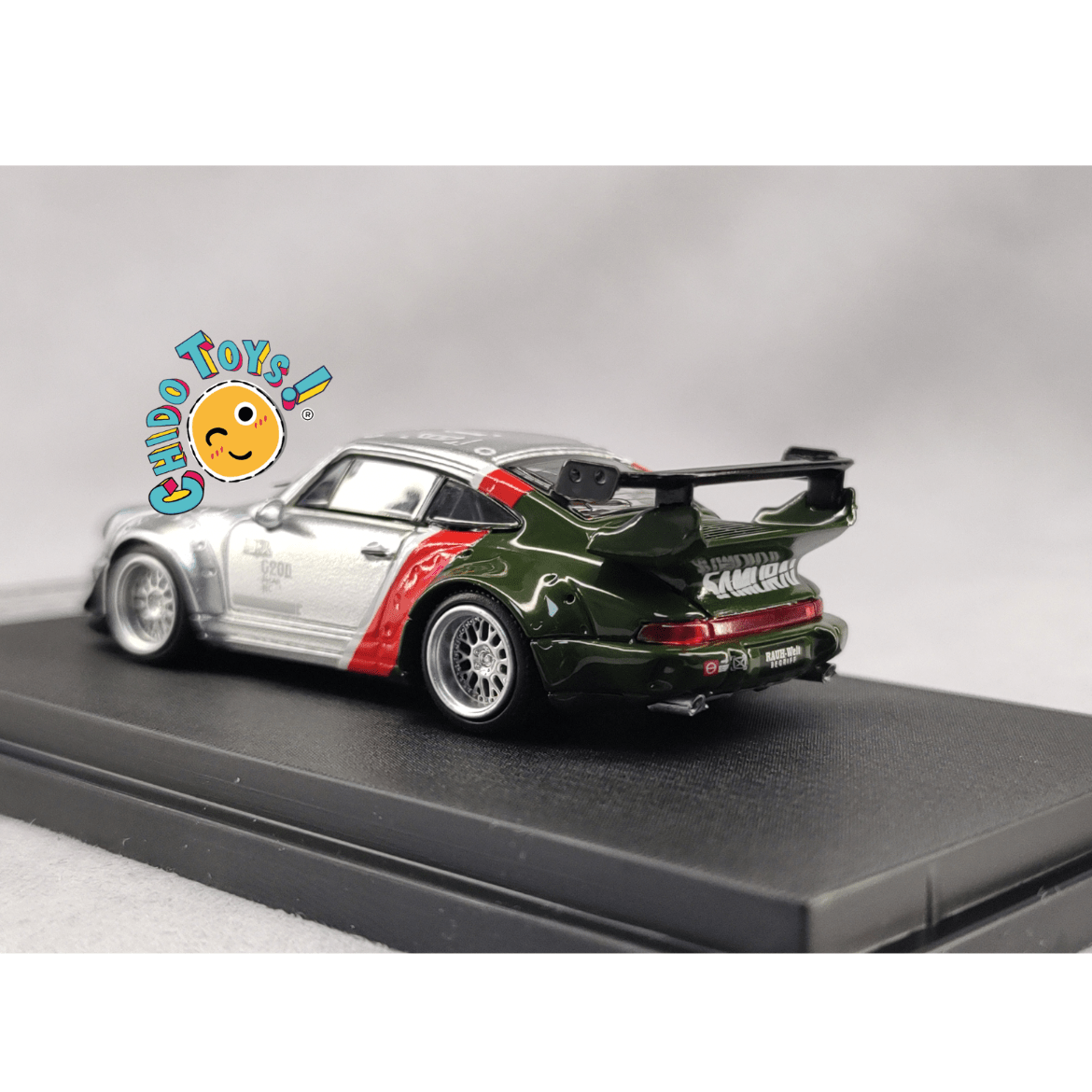 RWB 964 Green – Mini Station 1:64 - Chido Toys