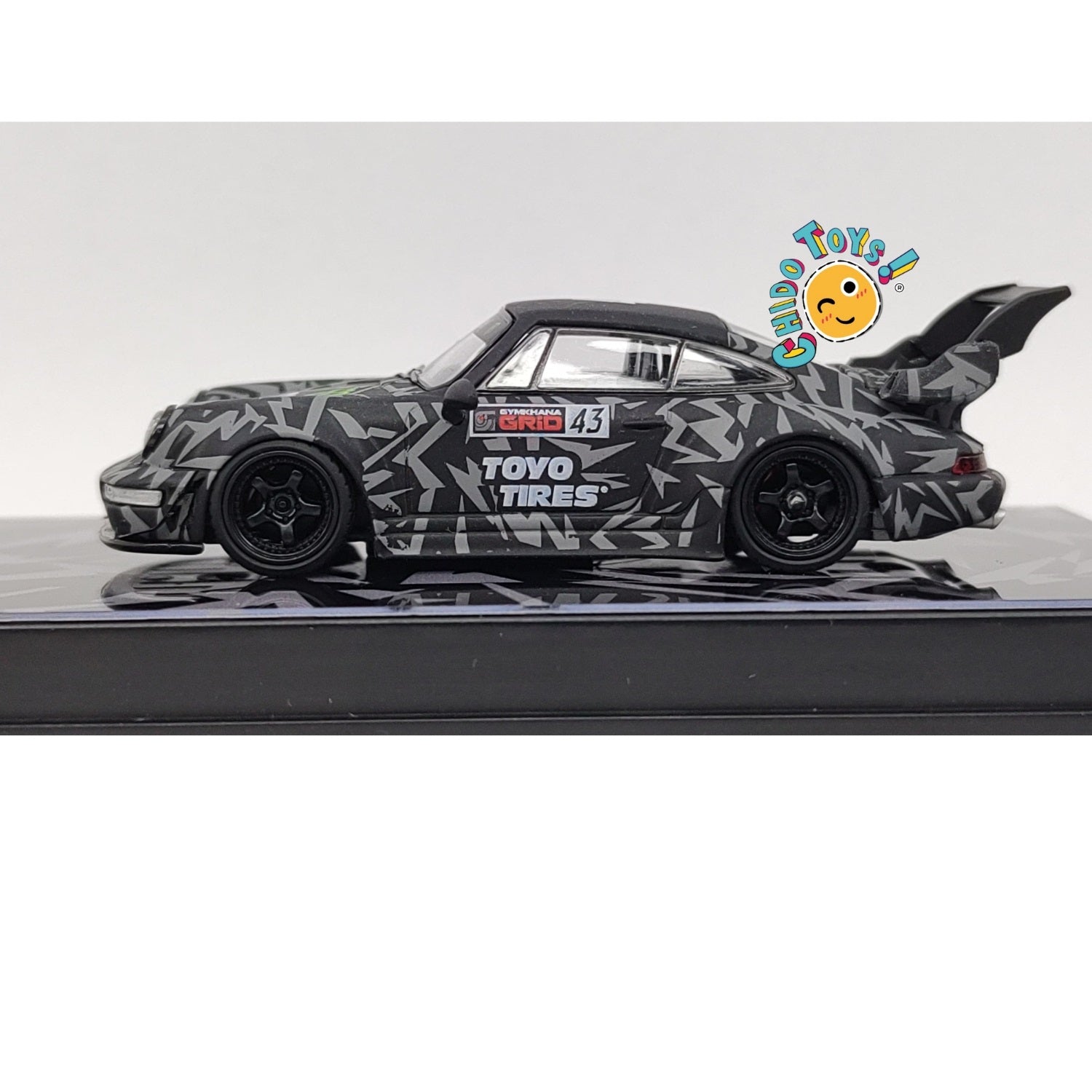 RWB 964 Hoonipigasus Monster (1:64) – Edición Flame - Chido Toys