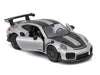 Maisto Porsche 911 GT2 RS 1:64 plateado, con puertas abatibles, alerón negro, llantas de goma y detalles deportivos.