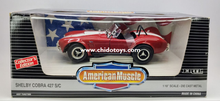 Cargar imagen en el visor de la galería, Auto a escala marca American Muscle &amp; ERTL, Modelo Shelby Cobre 427 S/C
