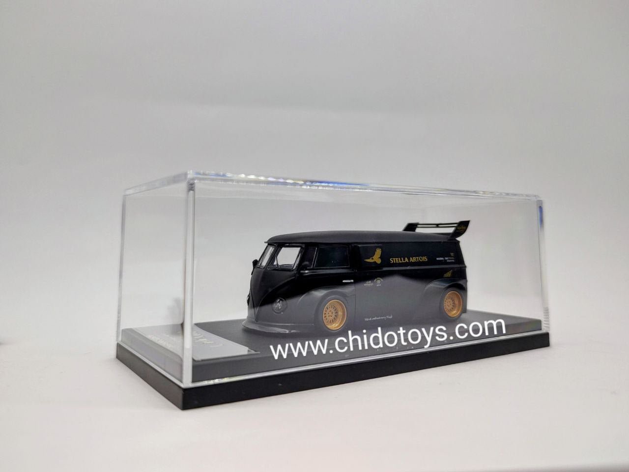 Set Volkswagen T1 Stella Artois con Remolque y Auto – Mini Station 1:64 - Chido Toys