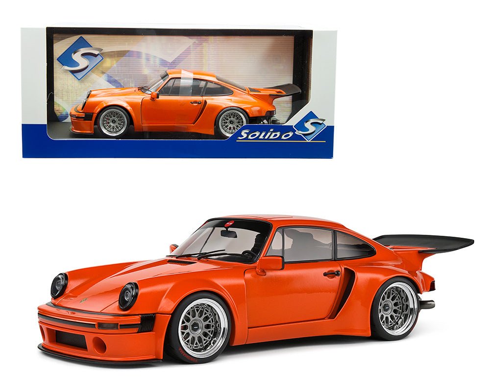 Solido KS-R 2022 1:18 naranja con puertas funcionales y doble turbo - Chido Toys