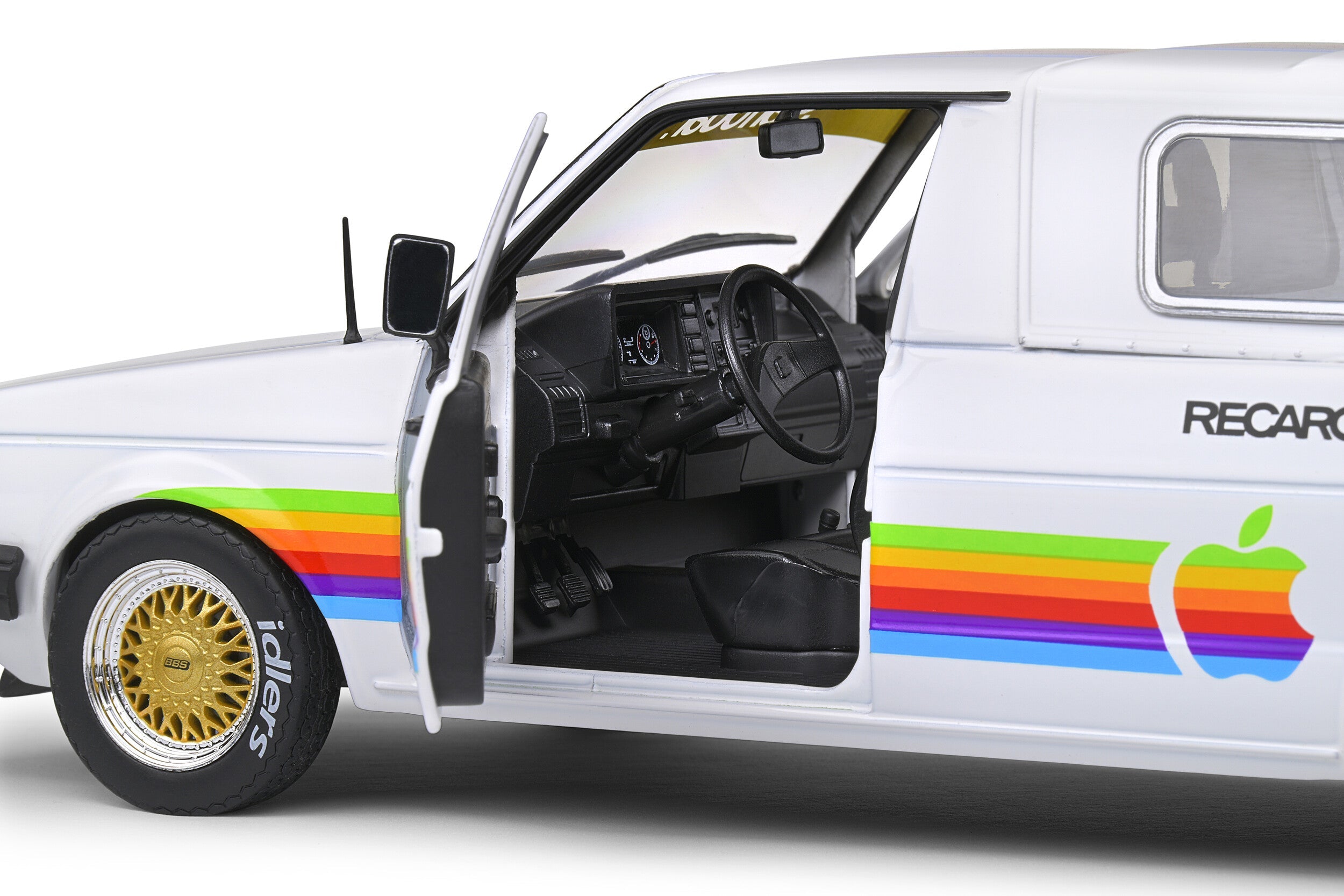 Solido Volkswagen Caddy MK1 Apple Computer Custom 1982 1:18 puertas abatibles - Chido Toys