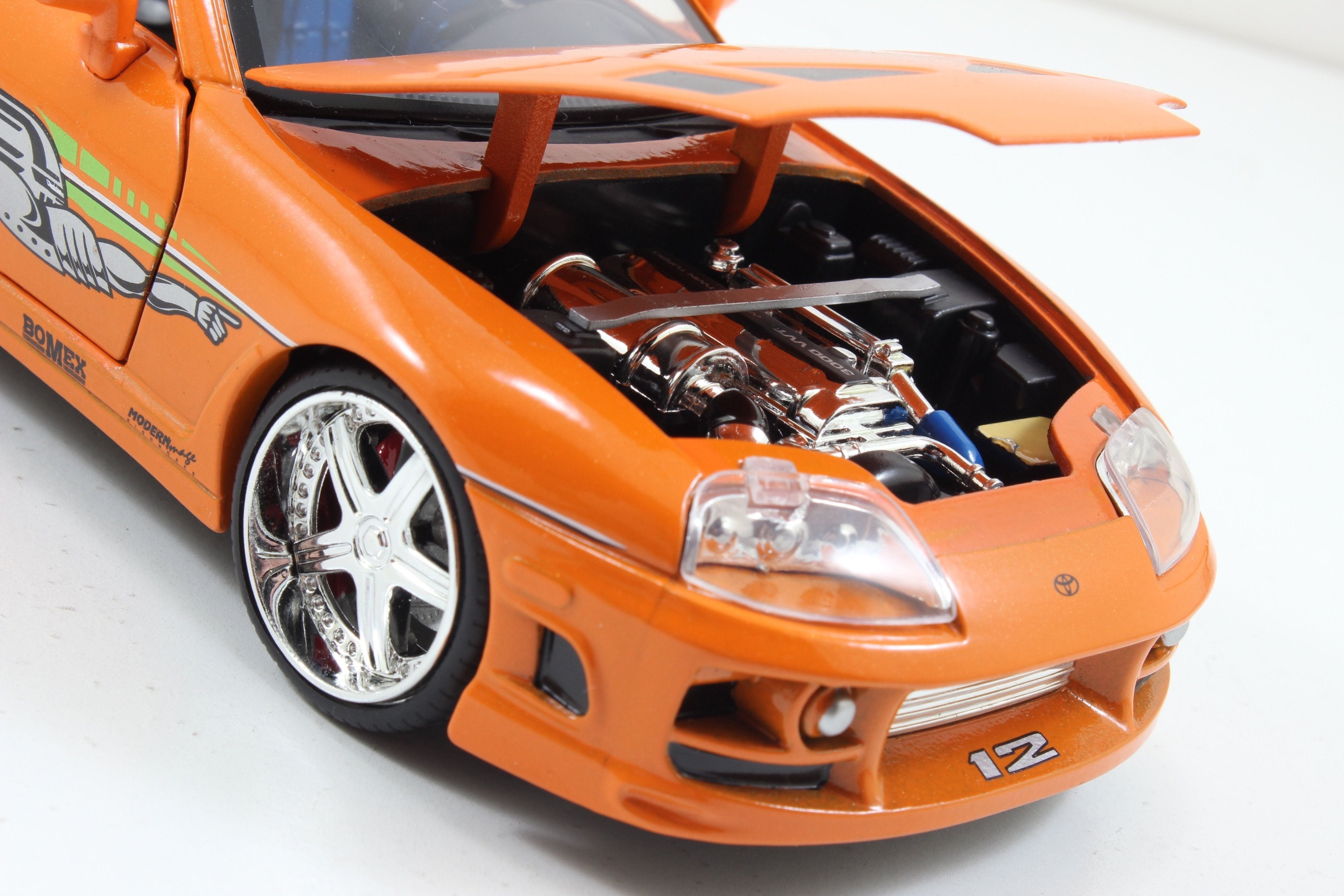 Toyota Supra 95' de Brian en Fast & Furious - Modelo a Escala 1:24 de Metal con Detalles Realistas - Chido Toys