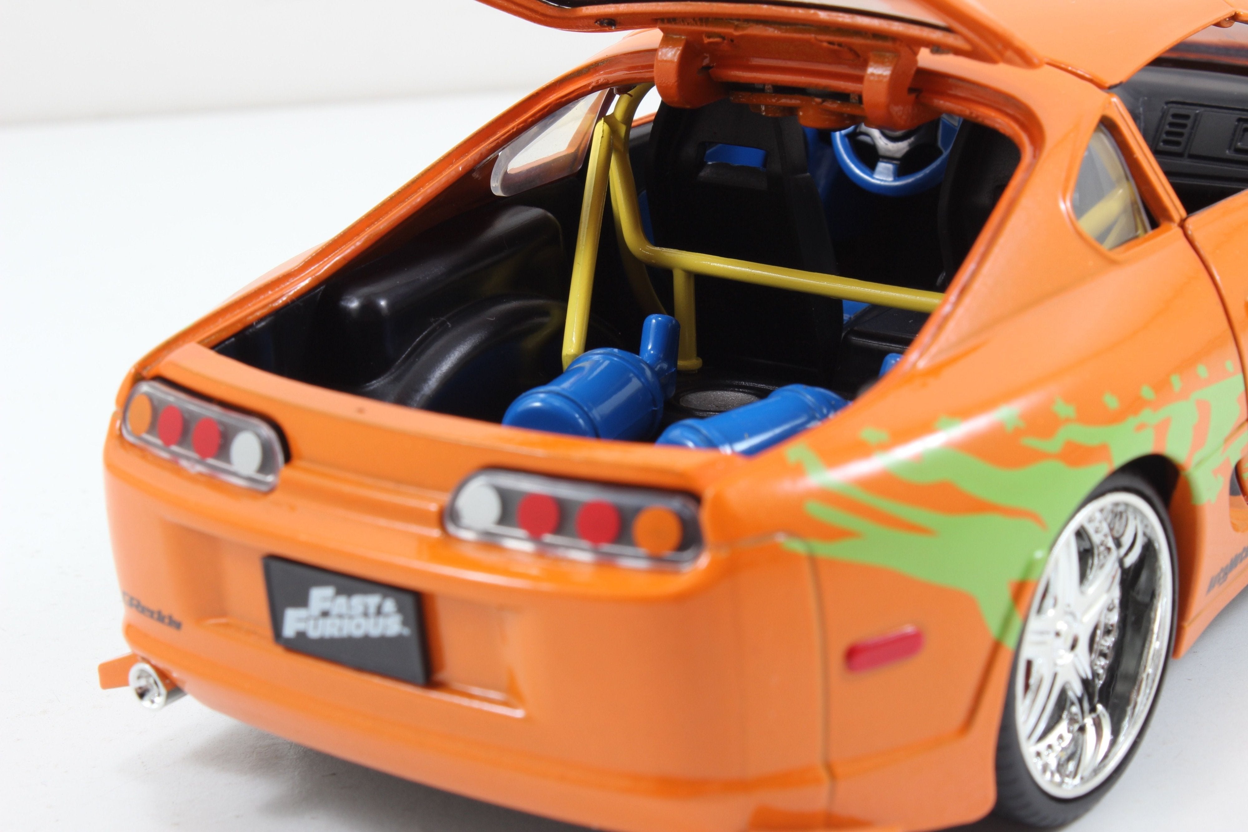 Toyota Supra 95' de Brian en Fast & Furious - Modelo a Escala 1:24 de Metal con Detalles Realistas - Chido Toys