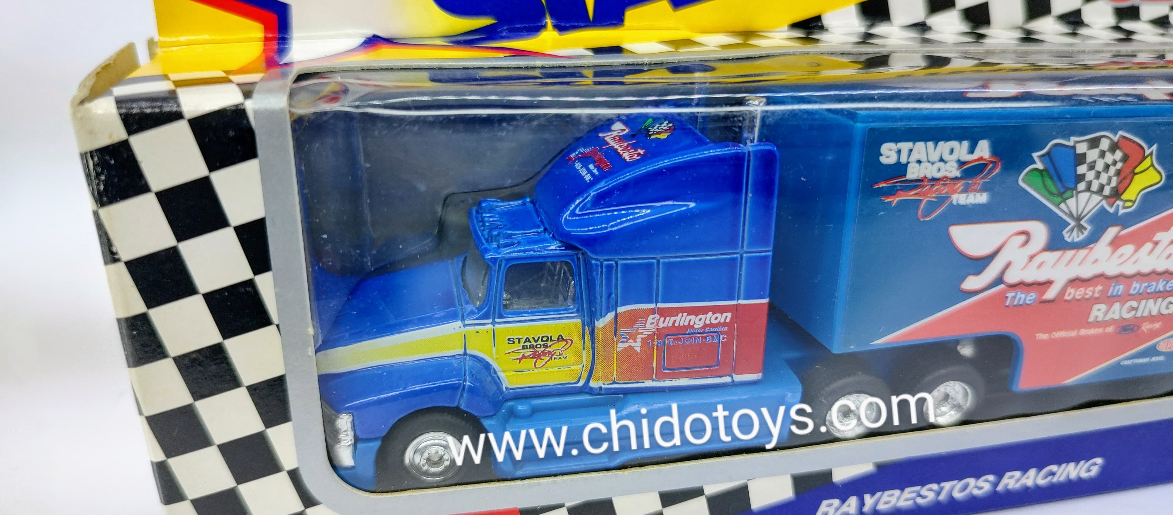 Trailer a escala marca Matchbox, Modelo Transporters Raybestos Racing - Chido Toys