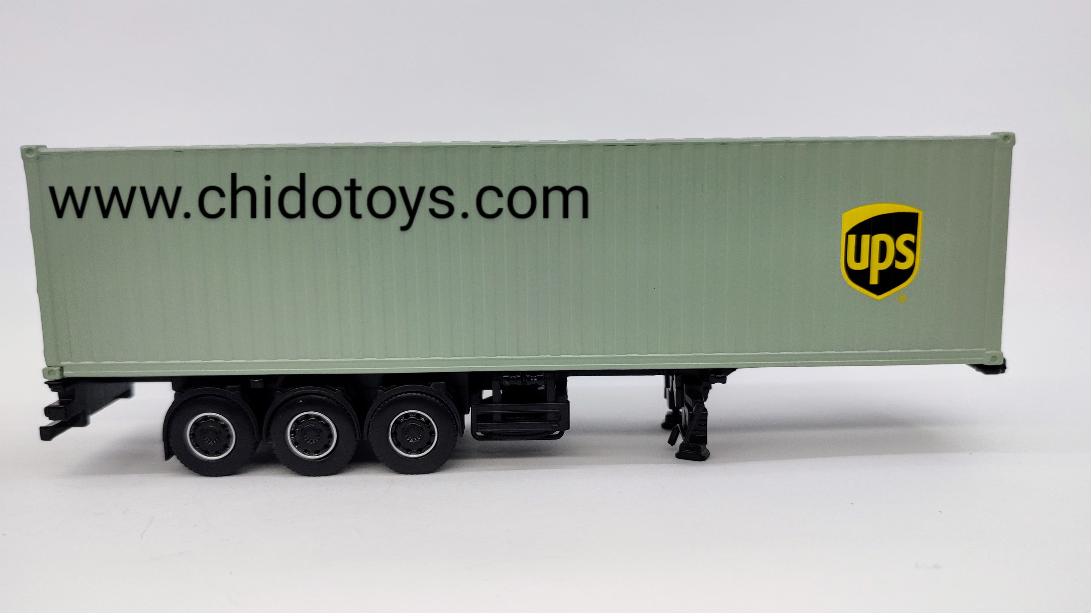 Tráiler a escala marca Mini GT, Modelo Mercedes Benz Actros W40 UPS - Chido Toys