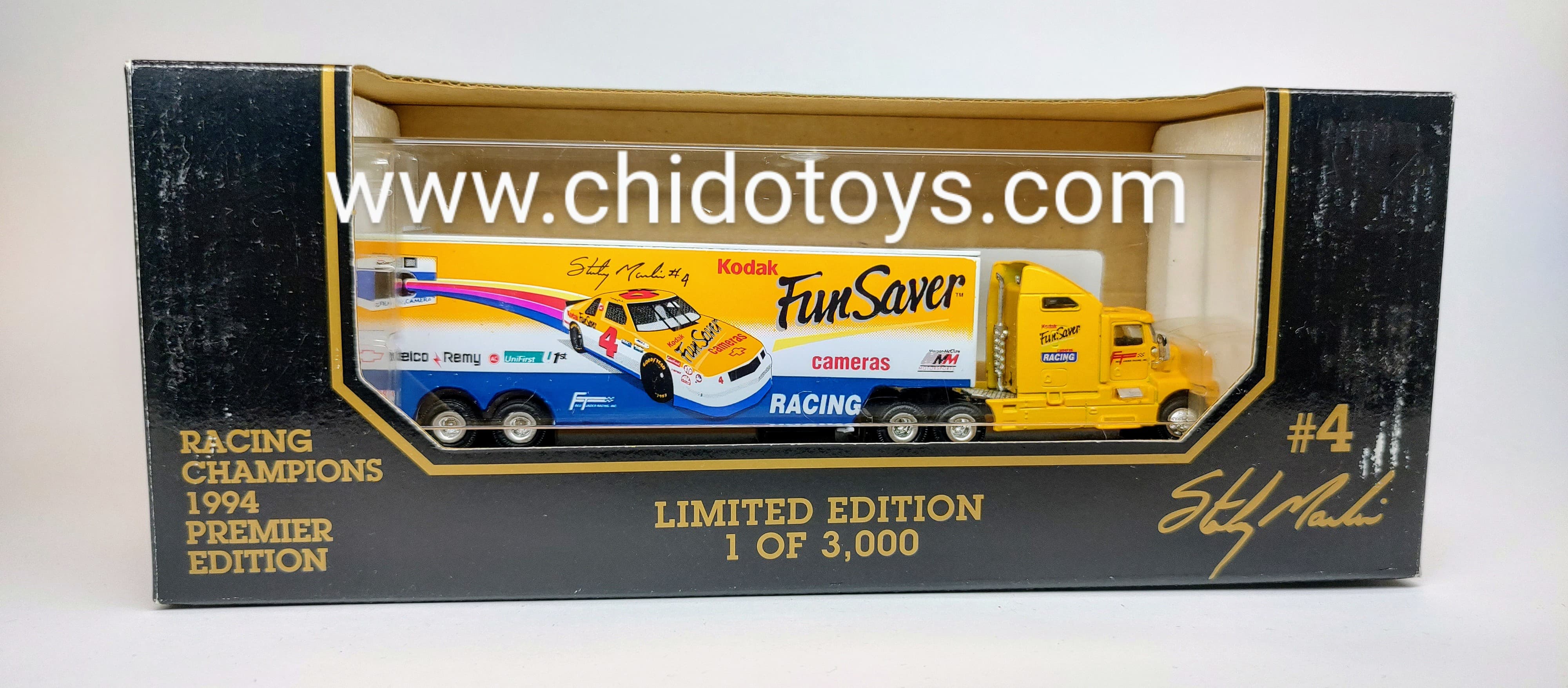 Trailer a escala marca Racing Champions, Modelo T600 Aerocab,Kodak - Chido Toys