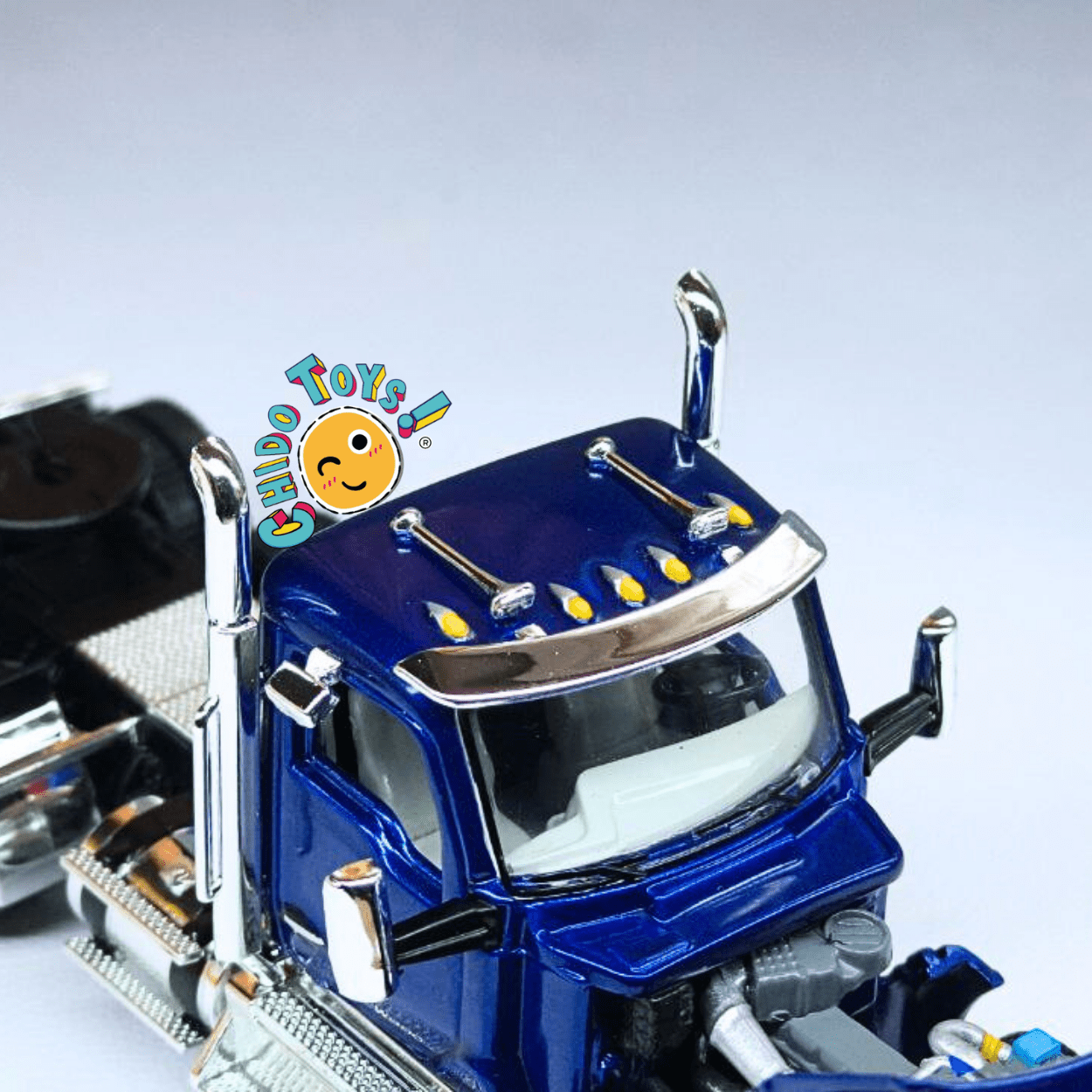 Tráiler Kenworth W990 con Pipa Cromada 1:64 Iconic Replicas – Modelo Diecast de Colección - Chido Toys