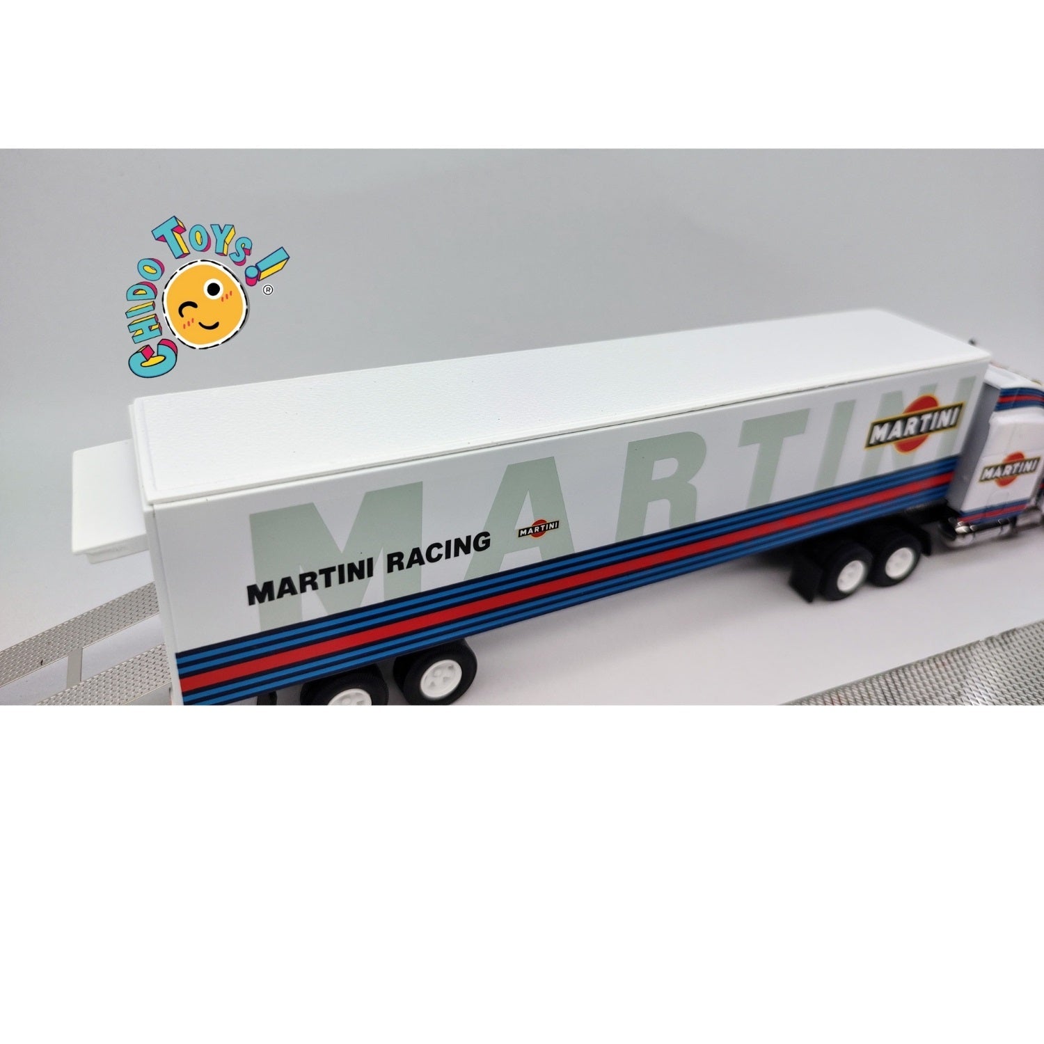 Trailer Martini 1:64 by Flame – Funcionalidad y Estilo en Miniatura - Chido Toys